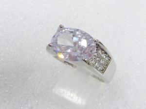 クリスタル　指輪(18.5号)